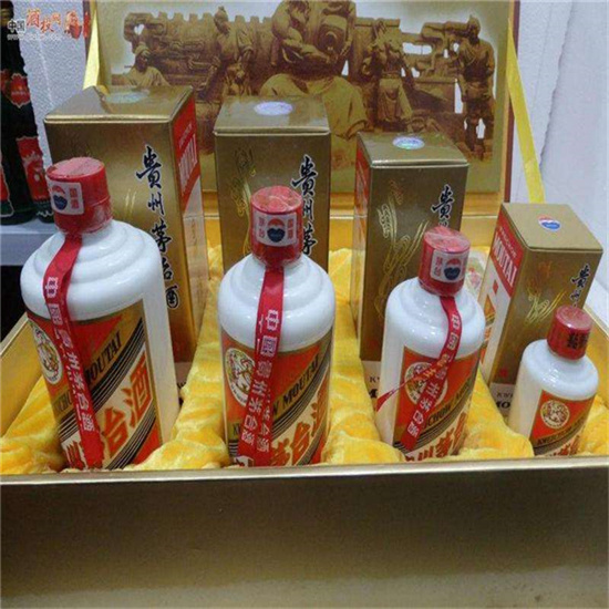 龙湾回收整箱茅台多少钱哪里回收(附近上门回收茅台酒）